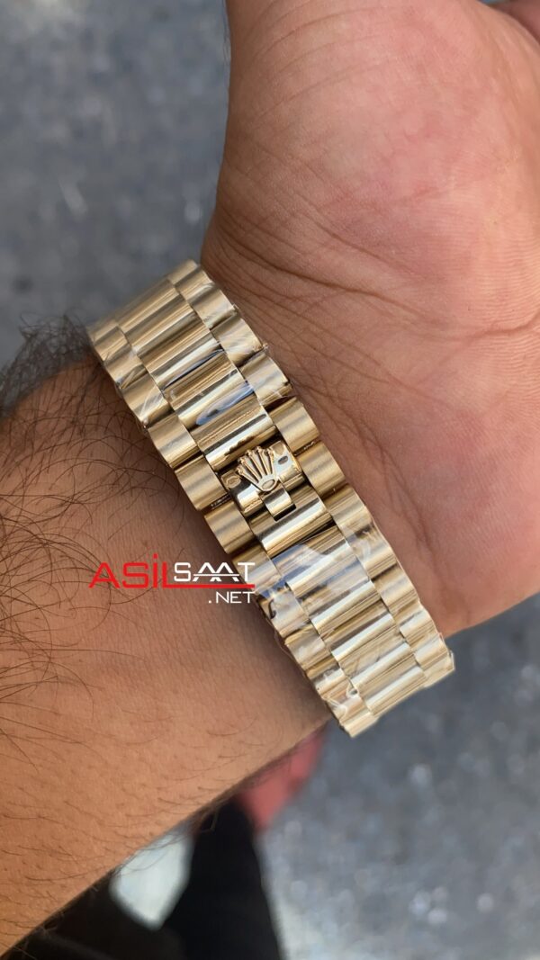 Rolex Day-Date Beyaz Kadran 40 mm 228238 Gold Replika Saat ROLDD022