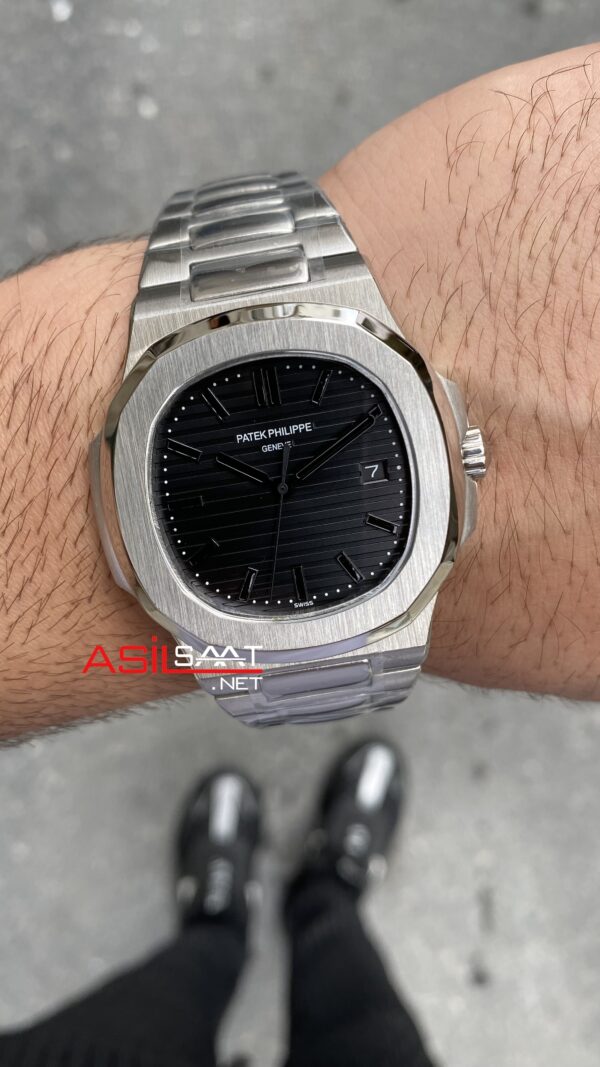 Patek Philippe Nautilus 40 th Year Anniversary Siyah Kadran 40 mm 5711 Silver Replika Saat PPNA018