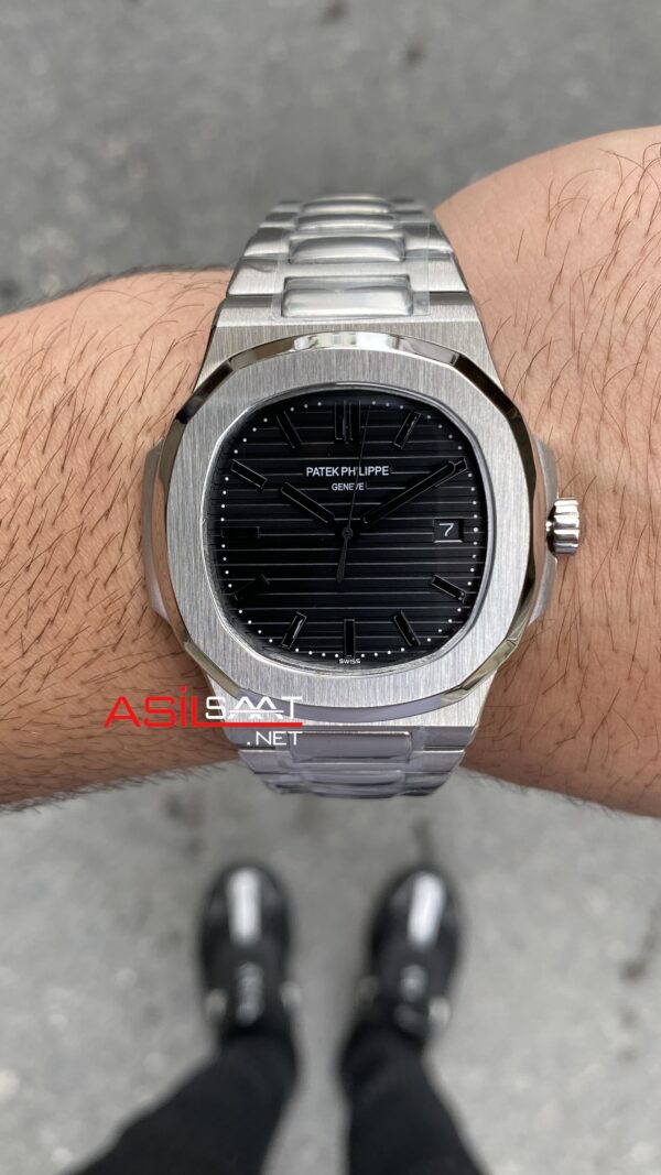 Patek Philippe Nautilus 40 th Year Anniversary Siyah Kadran 40 mm 5711 Silver Replika Saat PPNA018