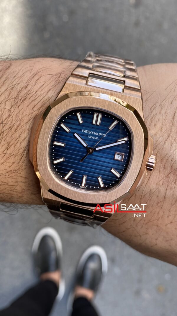 Patek Philippe Nautilus Mavi Kadran 40 mm 5711 Rosegold Replika PPNA010