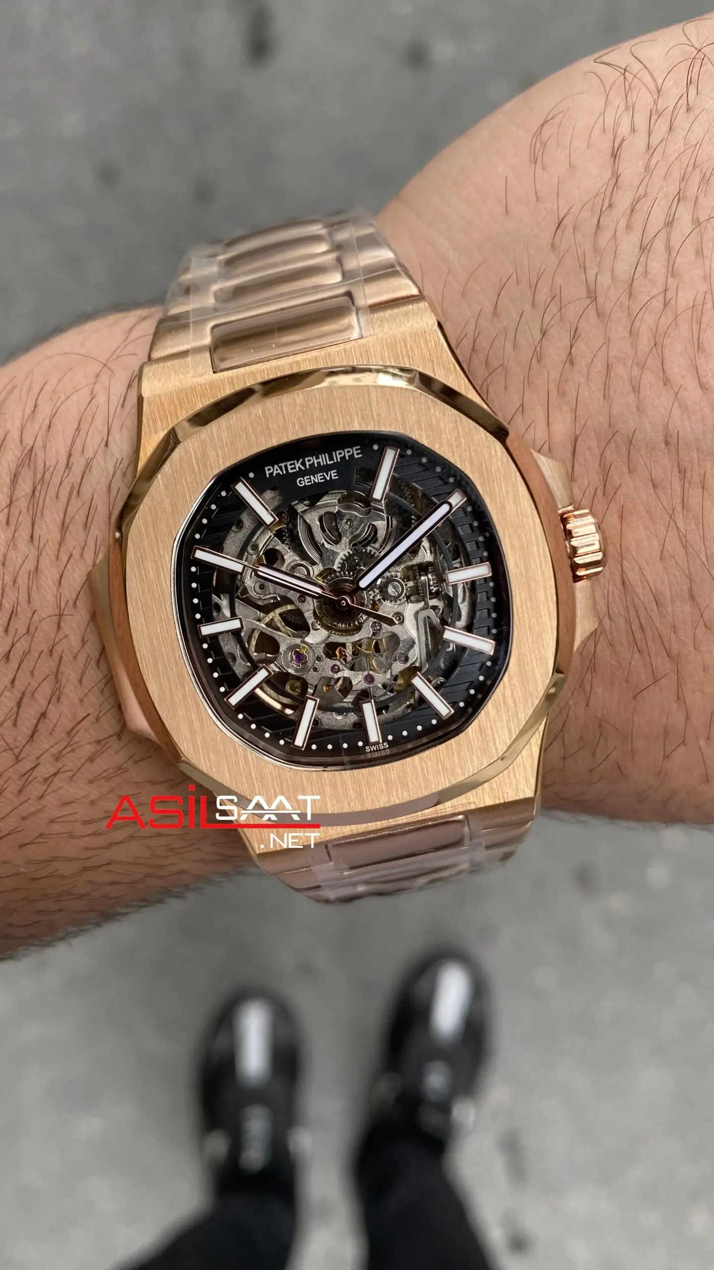 Patek Philippe Nautilus Skeleton 40 mm 5711 Rosegold Replika Saat PPNA030