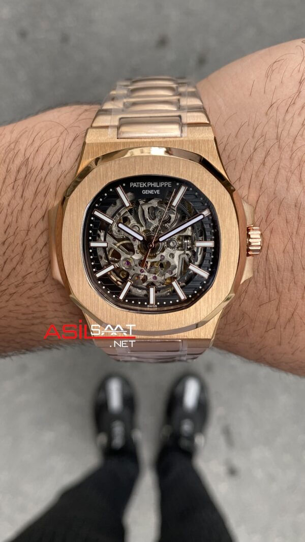 Patek Philippe Nautilus Skeleton 40 mm 5711 Rosegold Replika Saat PPNA030